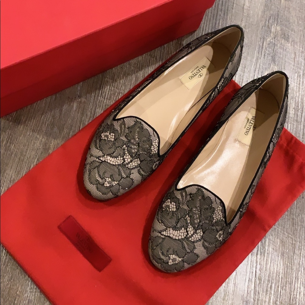 Authentic Valentino Flats in size 39.5